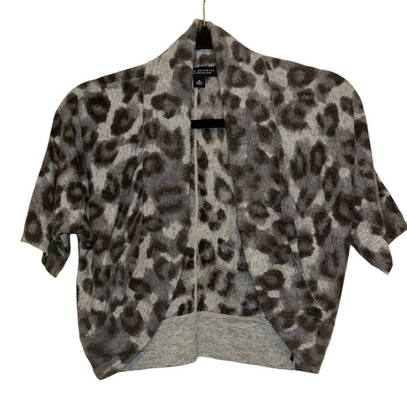 Banana Republic Sweaters - Banana Republic Wool Cashmere Sweater Cardigan Bolero Cheetah short Sleeve